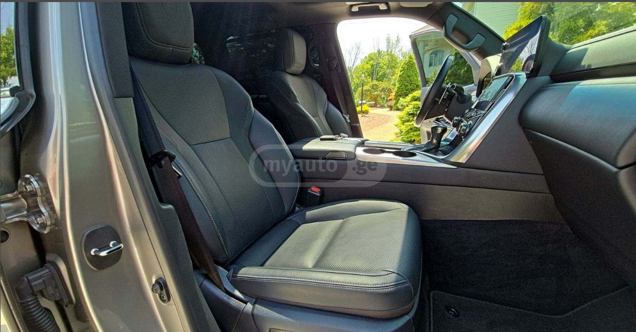 Lexus LX 600 - фото 12