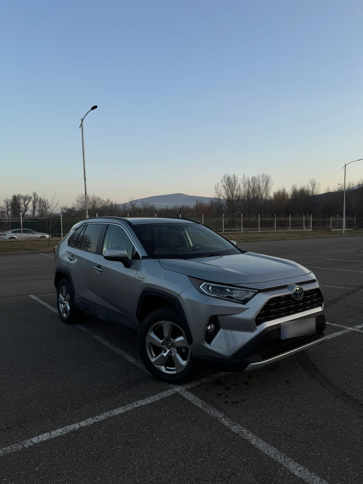 Toyota RAV 4 - фото 1