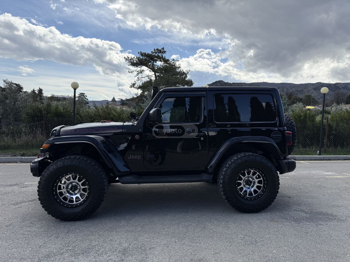 Jeep Wrangler - фото 1