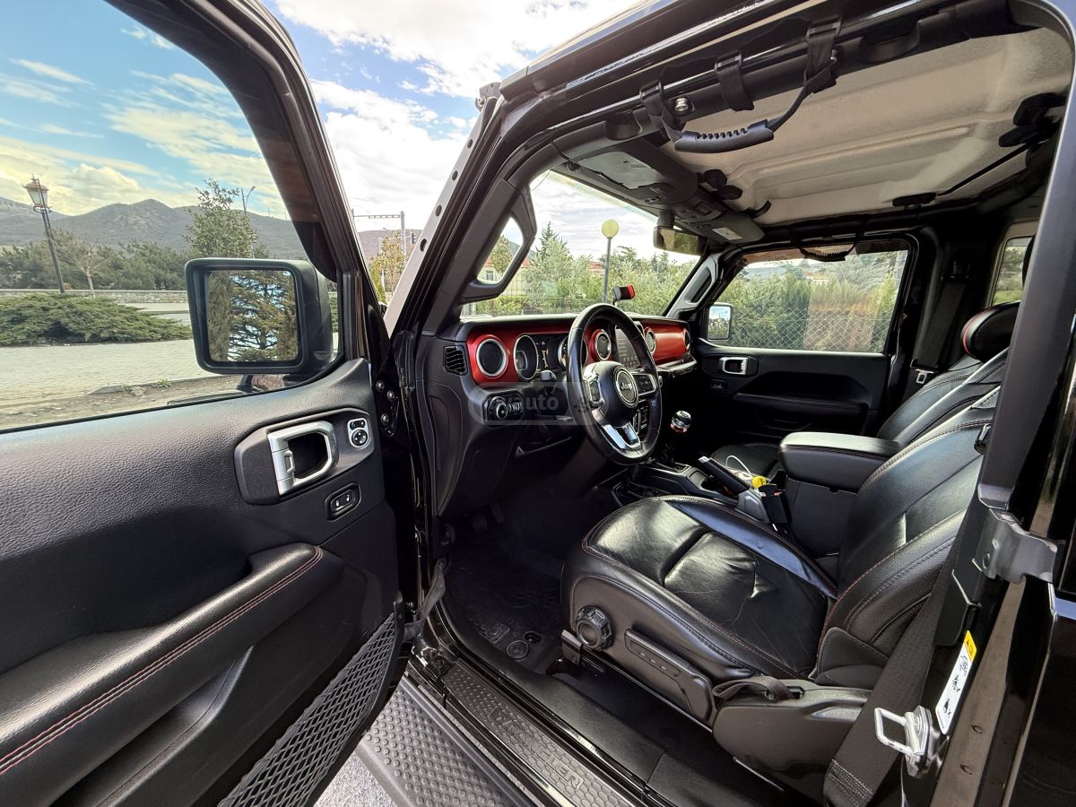 Jeep Wrangler - фото 10