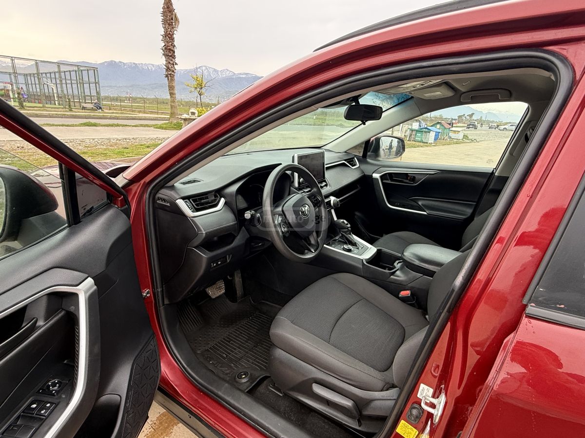 Toyota Rav 4 - фото 7