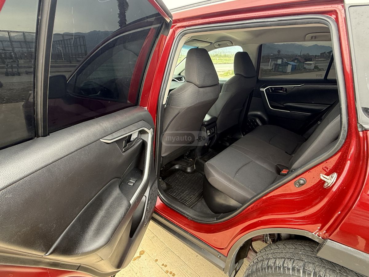 Toyota Rav 4 - фото 8