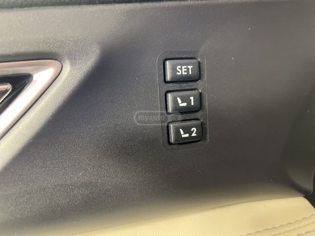 Subaru Limited All-Wheel Drive CVT — миниатюра 13