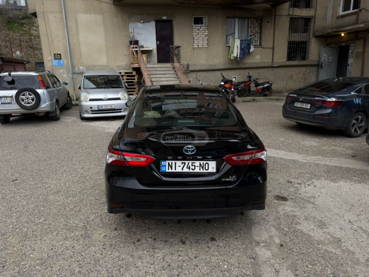 Toyota Camry - фото 4