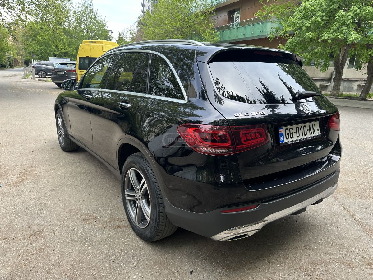 Mercedes-Benz GLC 300 - фото 2