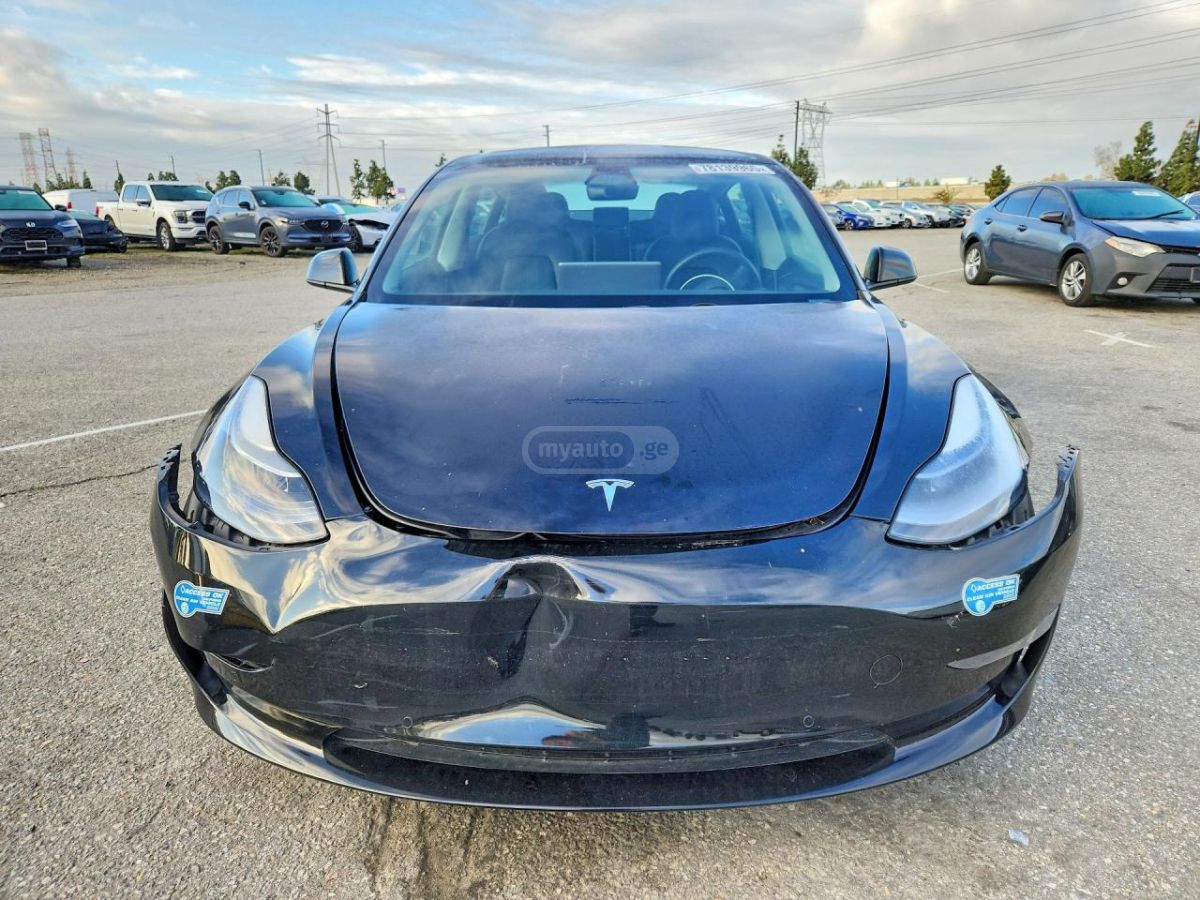 Tesla Model 3 - фото 5