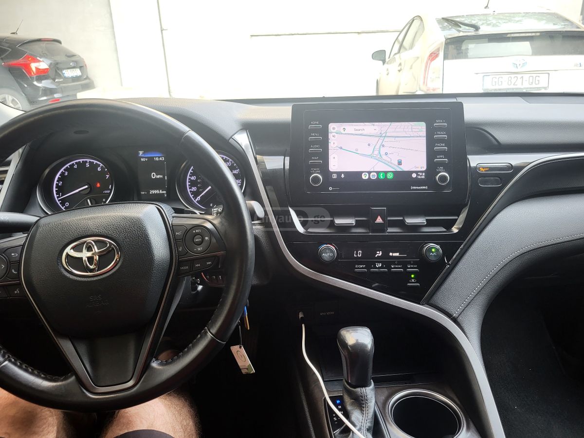 Toyota SE 4dr Front-Wheel Drive Sedan — миниатюра 10