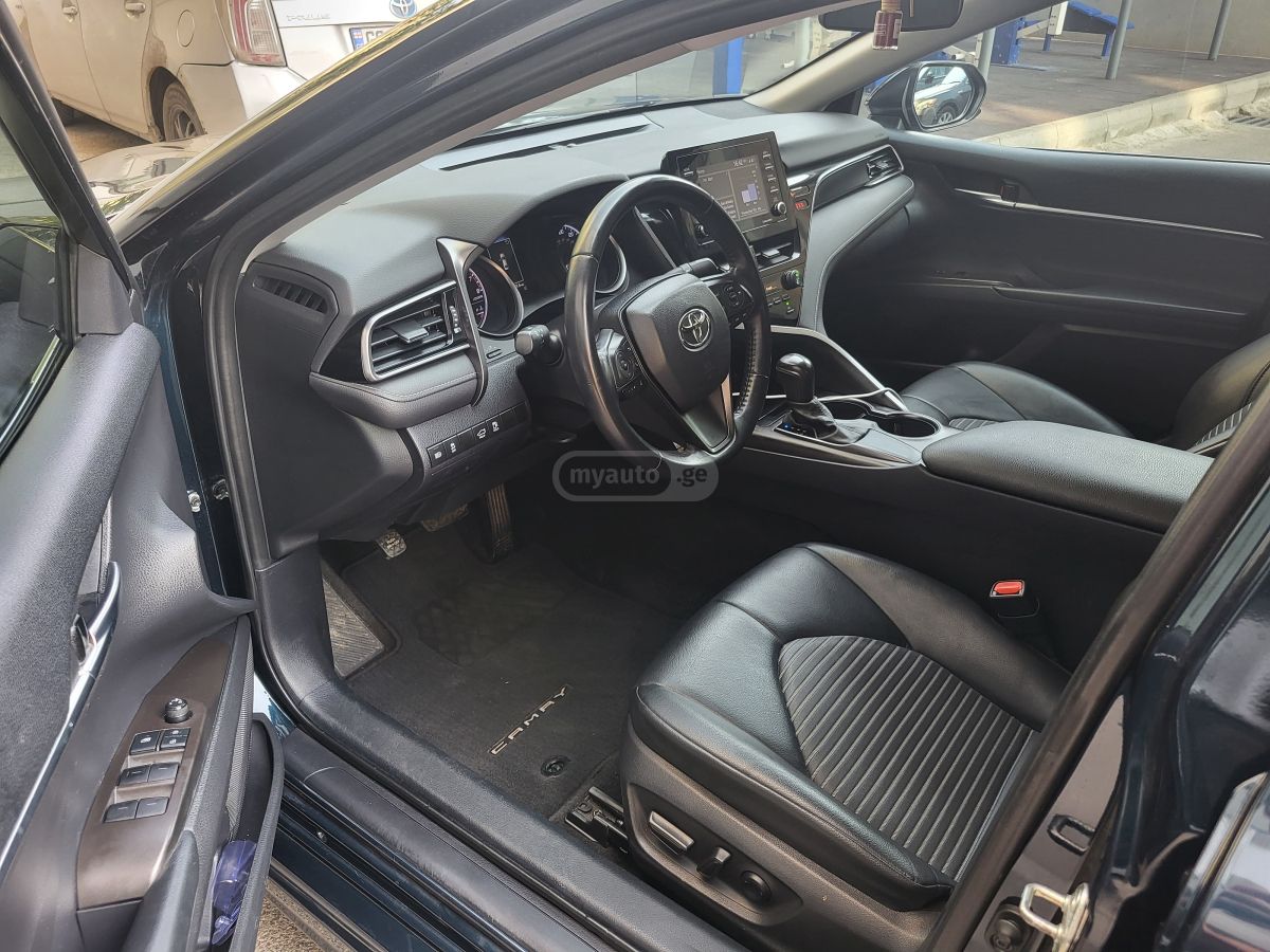 Toyota SE 4dr Front-Wheel Drive Sedan — миниатюра 13