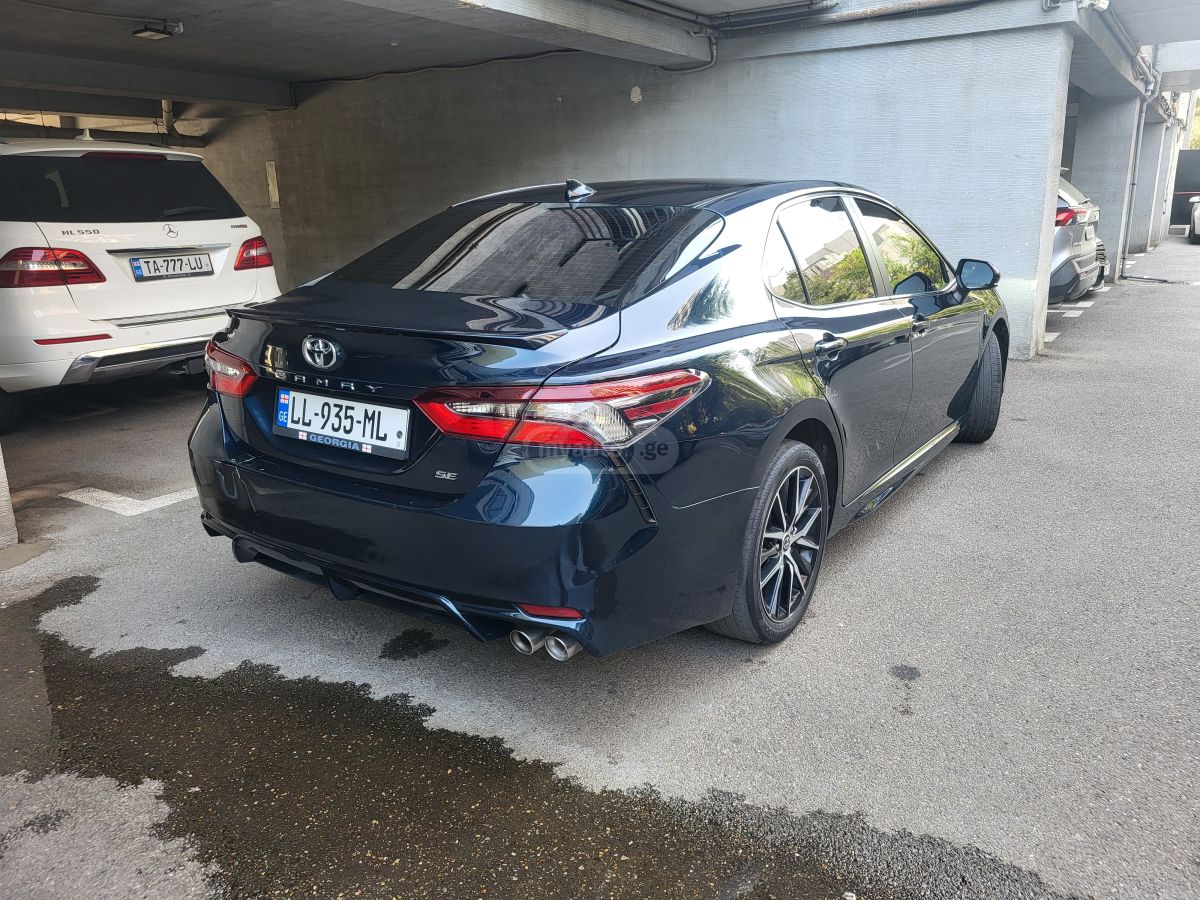 Toyota SE 4dr Front-Wheel Drive Sedan — миниатюра 5