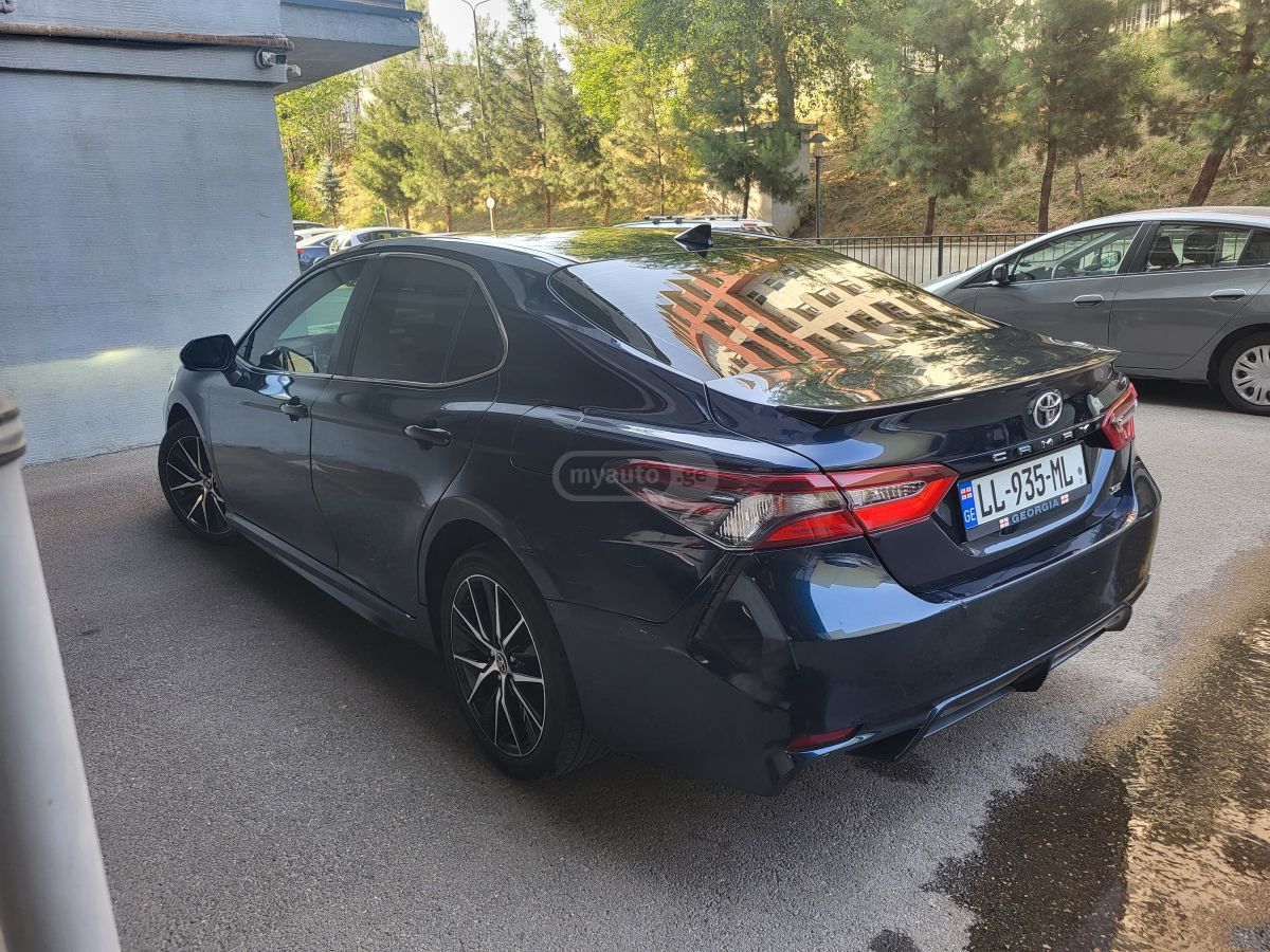 Toyota SE 4dr Front-Wheel Drive Sedan — миниатюра 6