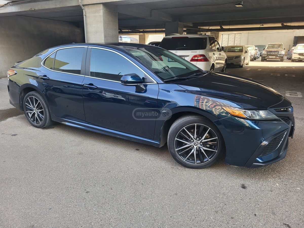 Toyota SE 4dr Front-Wheel Drive Sedan — миниатюра 7