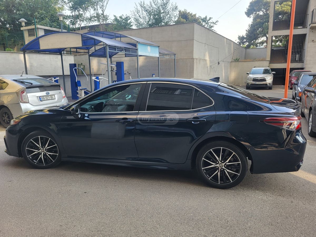 Toyota SE 4dr Front-Wheel Drive Sedan — миниатюра 9