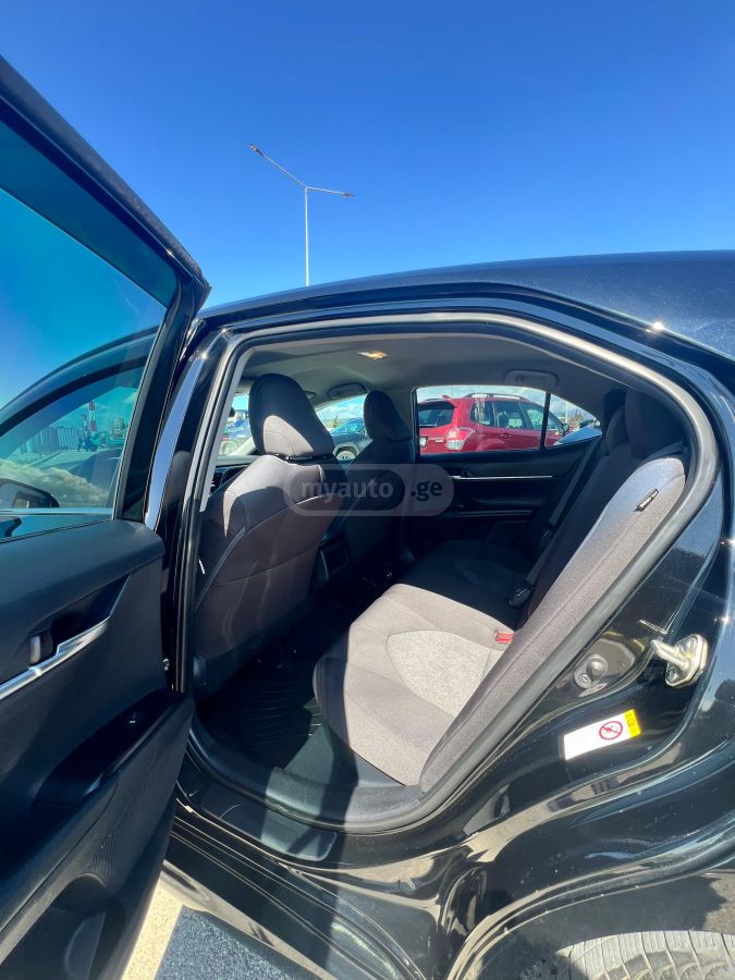 Toyota Camry - фото 4