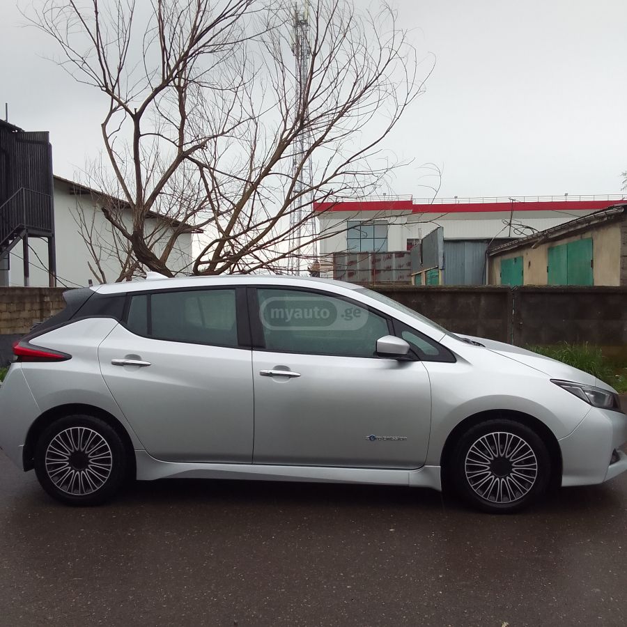 Nissan Leaf - фото 6