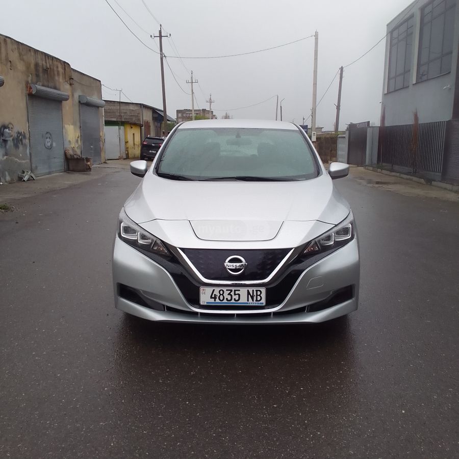 Nissan Leaf - фото 7