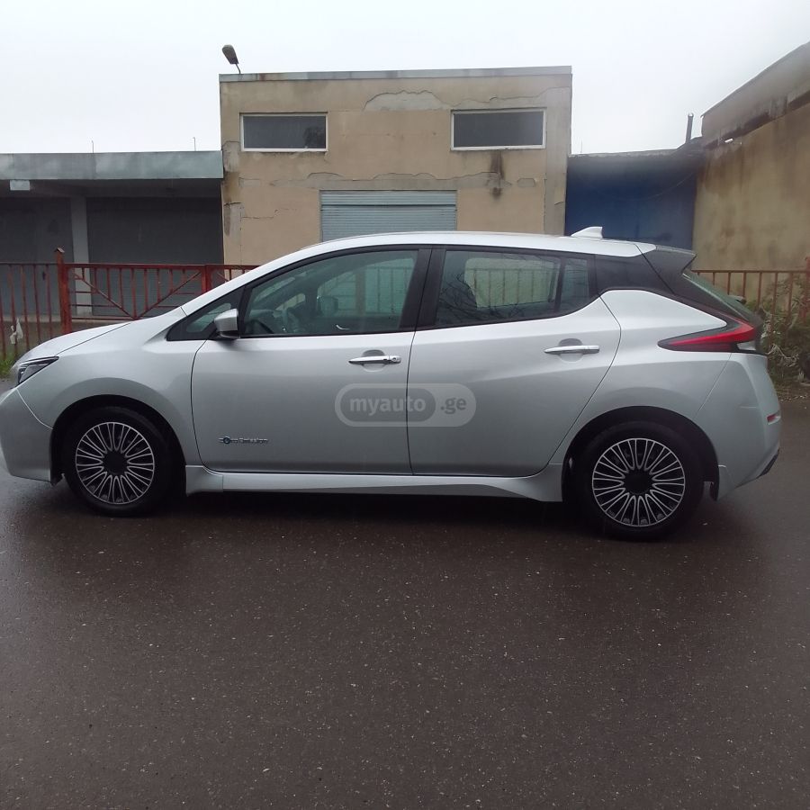 Nissan Leaf - фото 8
