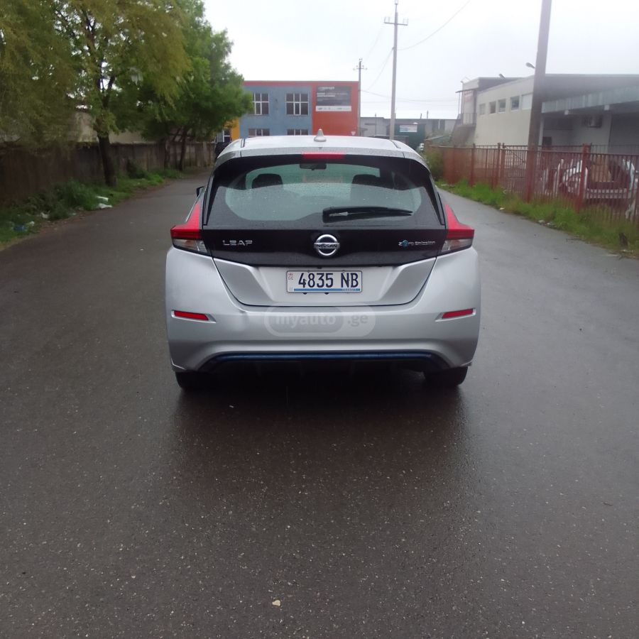 Nissan Leaf - фото 9
