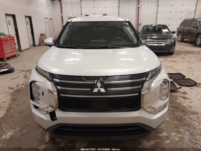 Mitsubishi Outlander 2025 — миниатюра 12