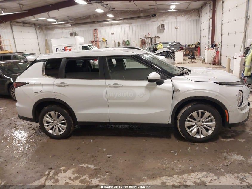 Mitsubishi Outlander 2025 — миниатюра 13