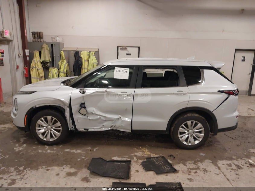 Mitsubishi Outlander 2025 — миниатюра 14