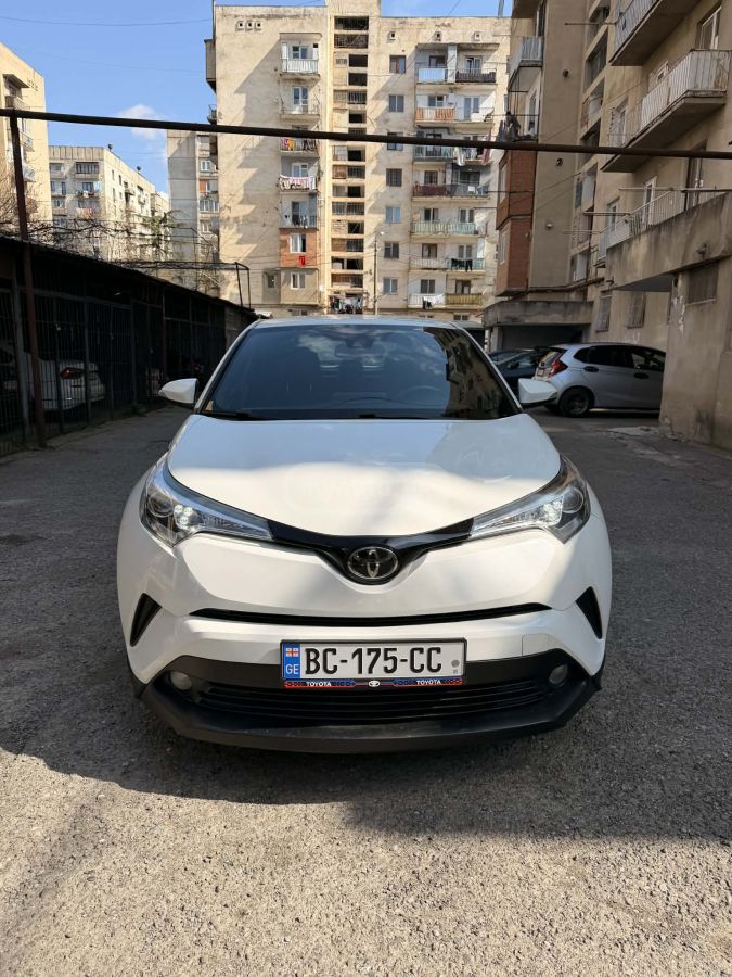 Toyota CHR - фото 1