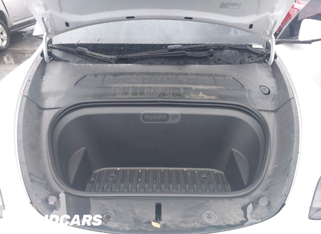 Tesla 2022 Tesla Model Y, Performanc — миниатюра 10