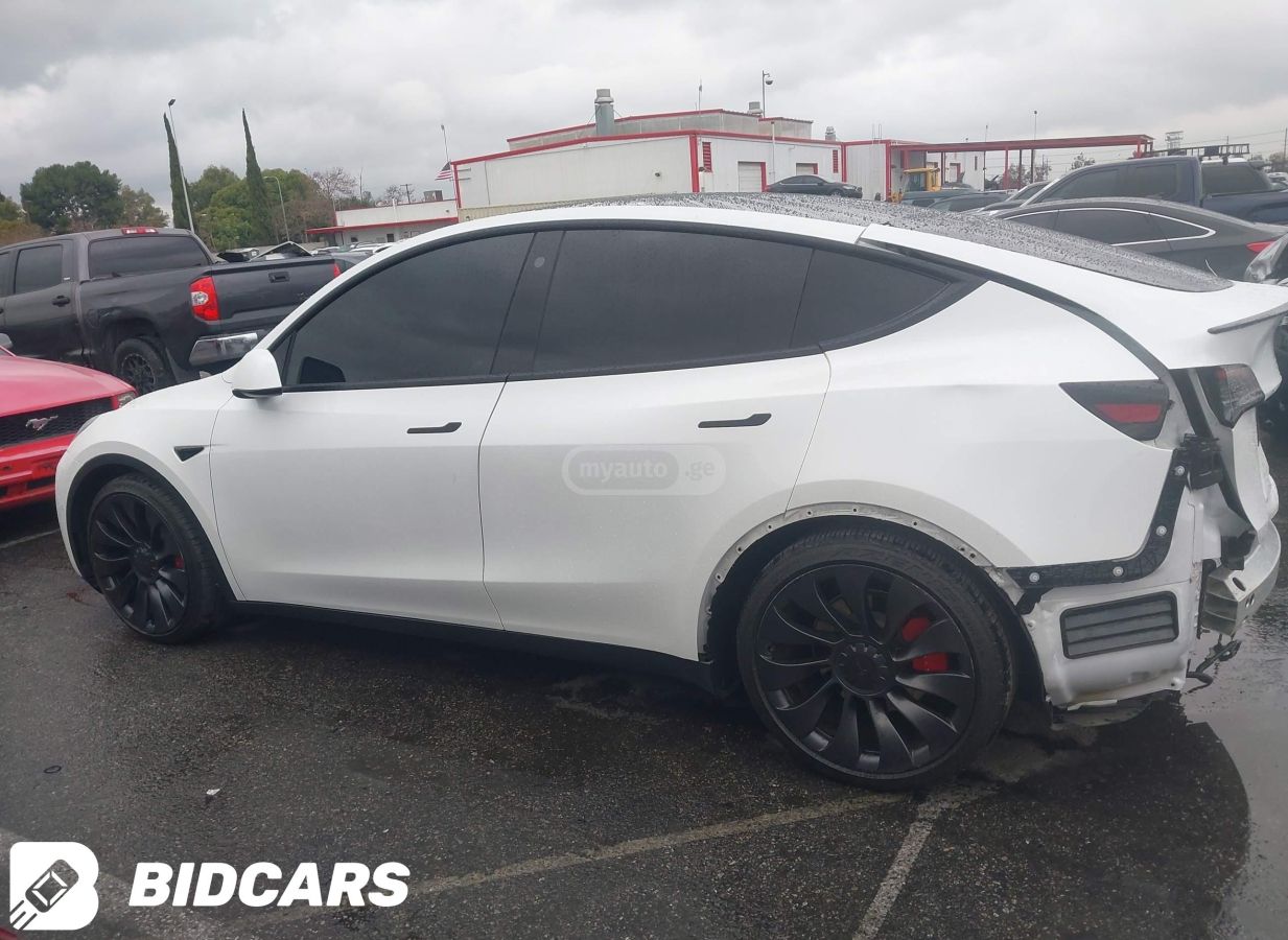 Tesla 2022 Tesla Model Y, Performanc — миниатюра 15