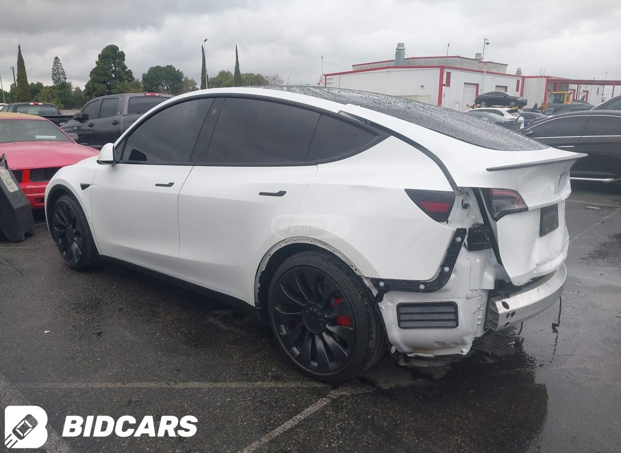 Tesla 2022 Tesla Model Y, Performanc — миниатюра 3