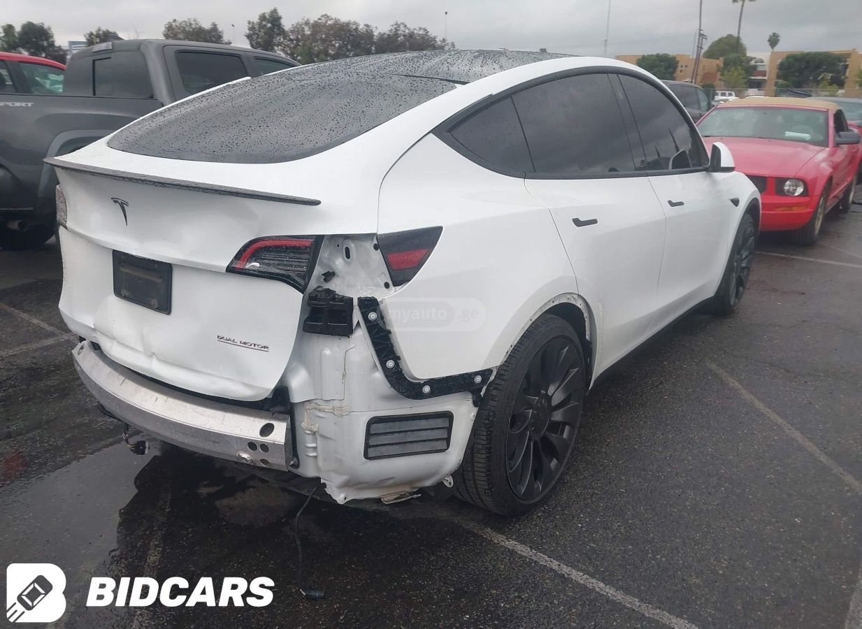 Tesla 2022 Tesla Model Y, Performanc — миниатюра 4