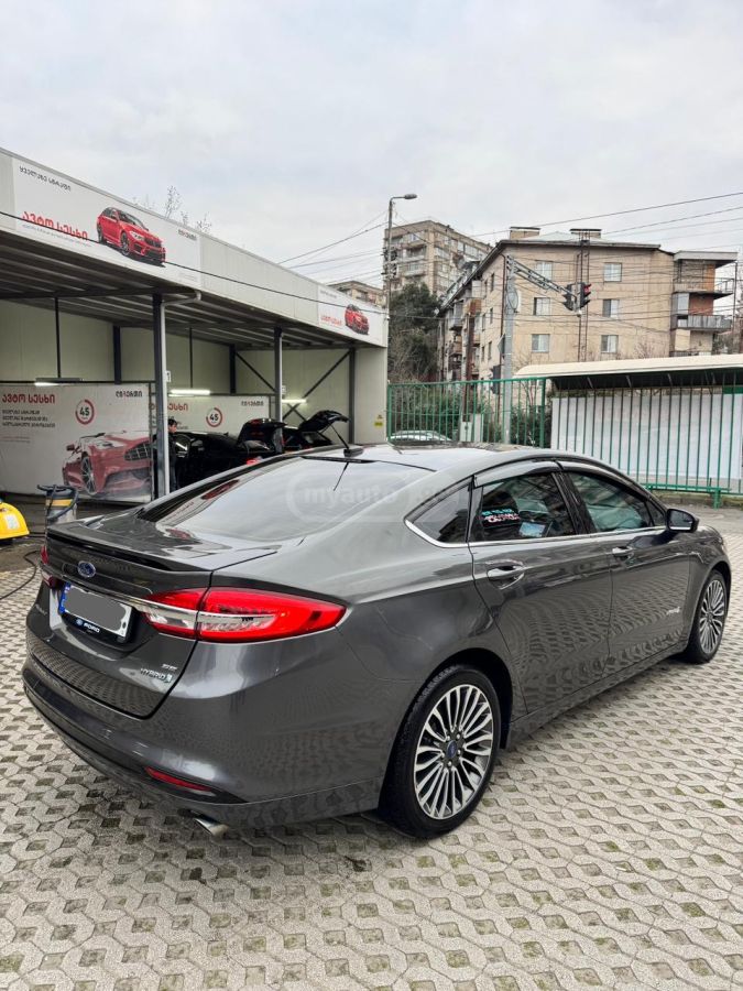 Ford Fusion - фото 2