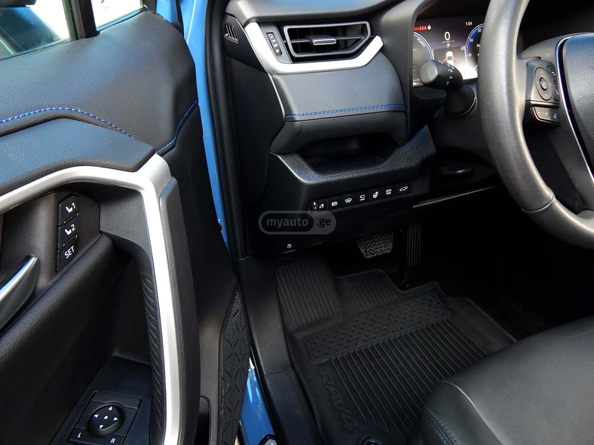 Toyota RAV 4 - фото 12