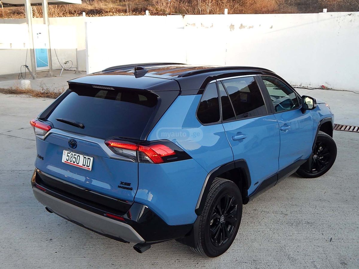 Toyota RAV 4 - фото 4