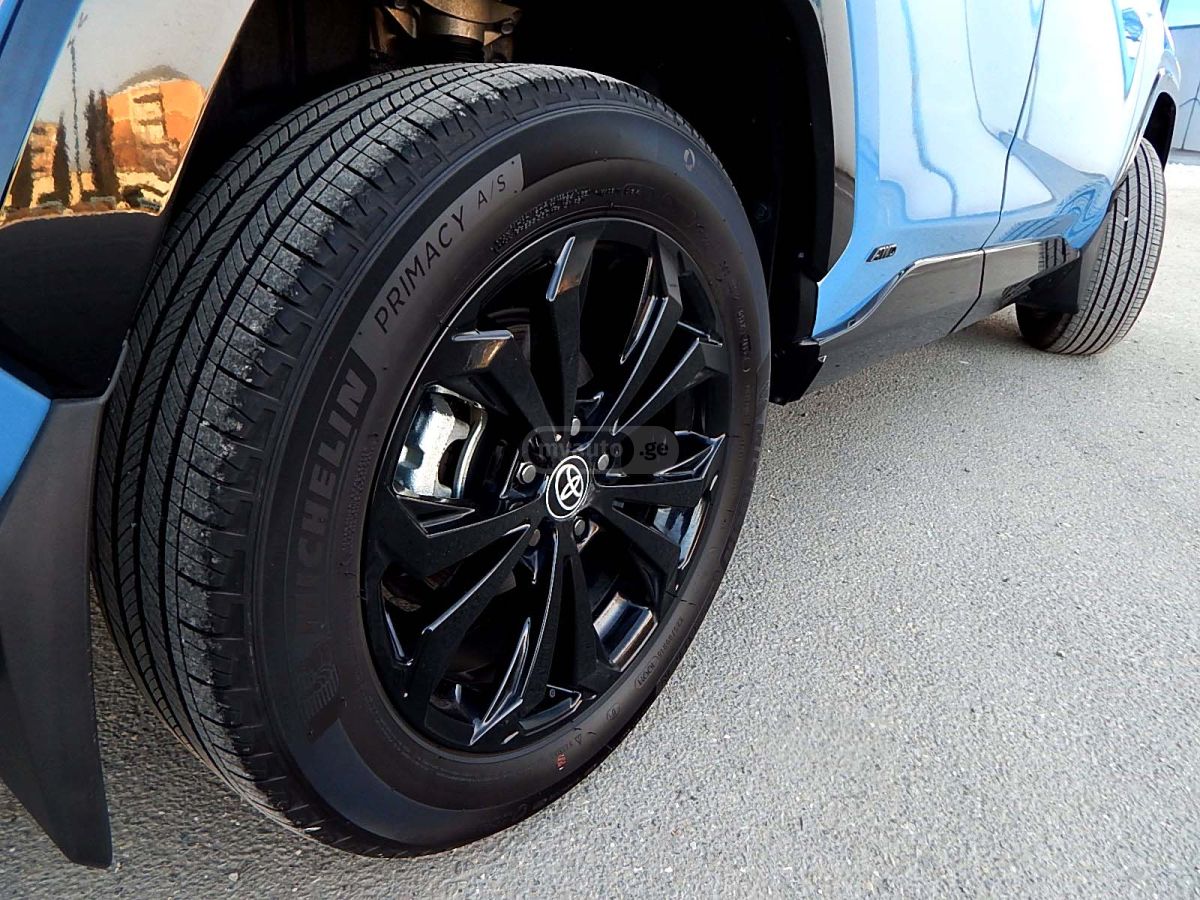 Toyota RAV 4 - фото 9