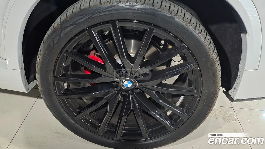 BMW X5 M 2025 — миниатюра 9