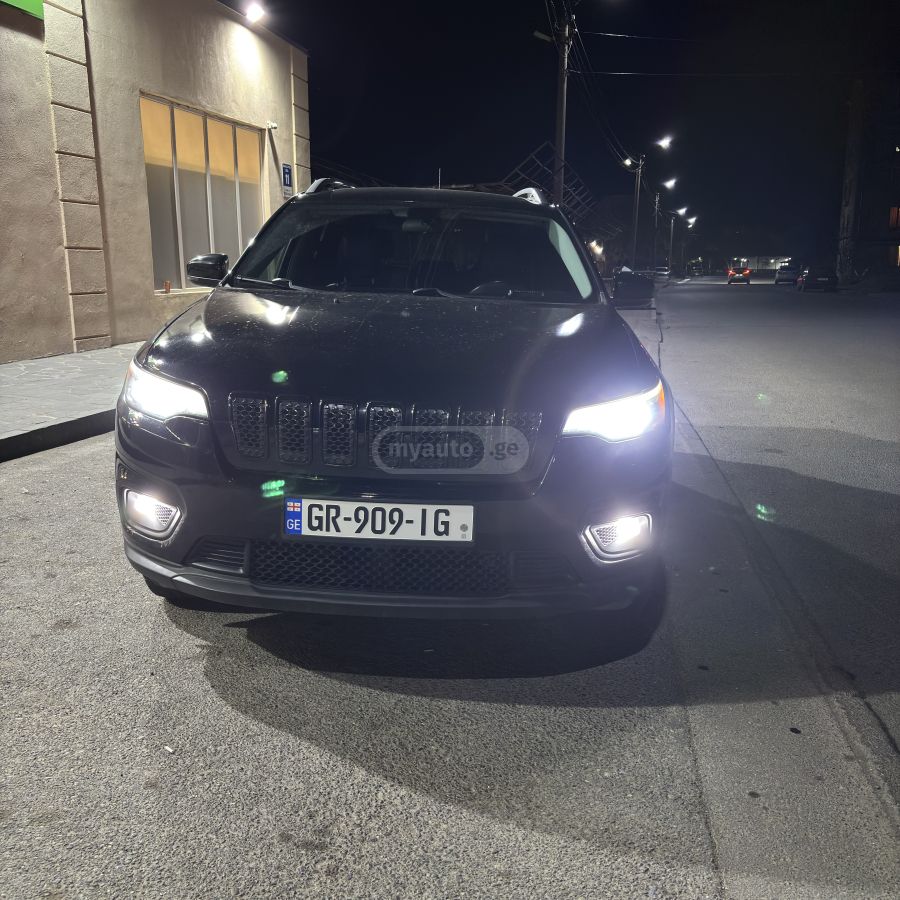 Jeep Cherokee - фото 3