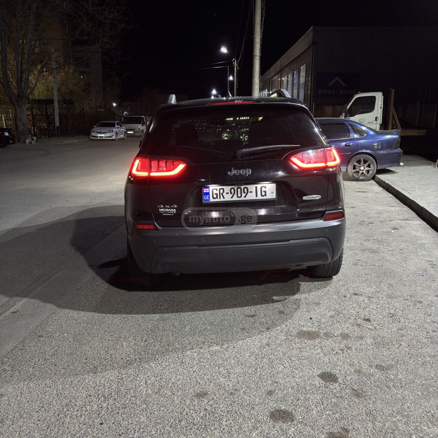 Jeep Cherokee - фото 5