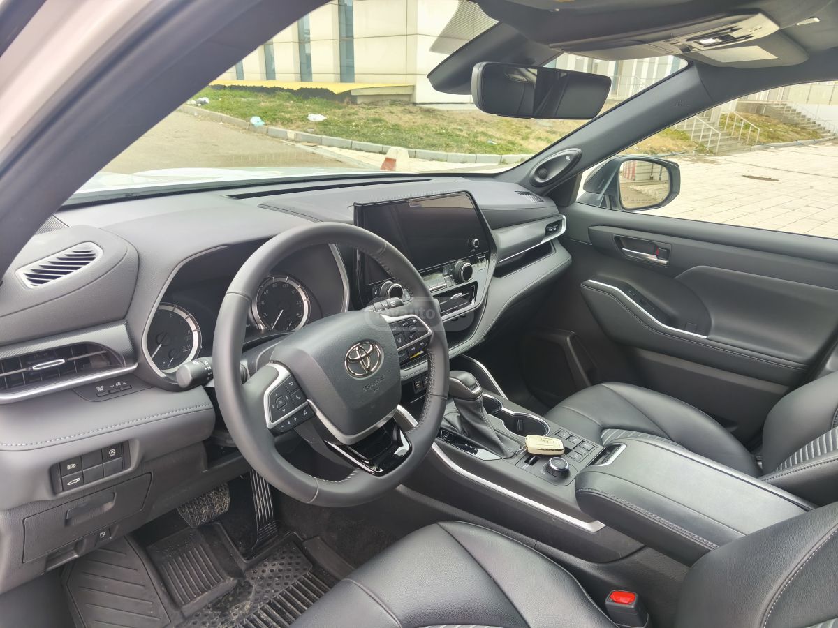 Toyota XLE 4dr All-Wheel Drive Automa — миниатюра 10