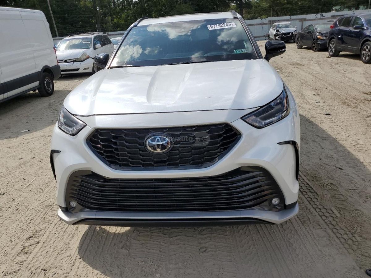 Toyota XLE 4dr All-Wheel Drive Automa — миниатюра 8