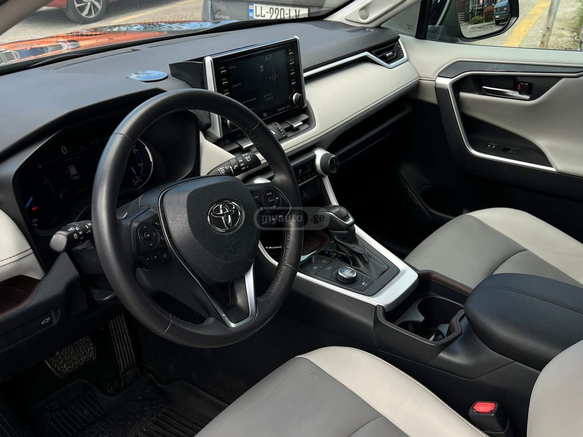 Toyota RAV 4 - фото 13