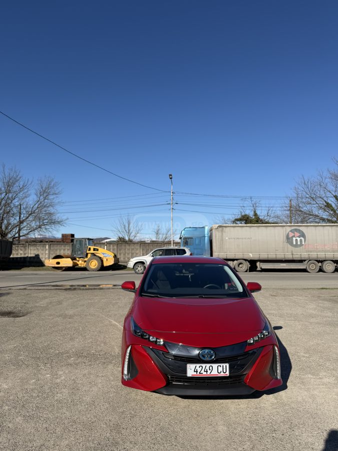 Toyota Prius Prime - фото 11