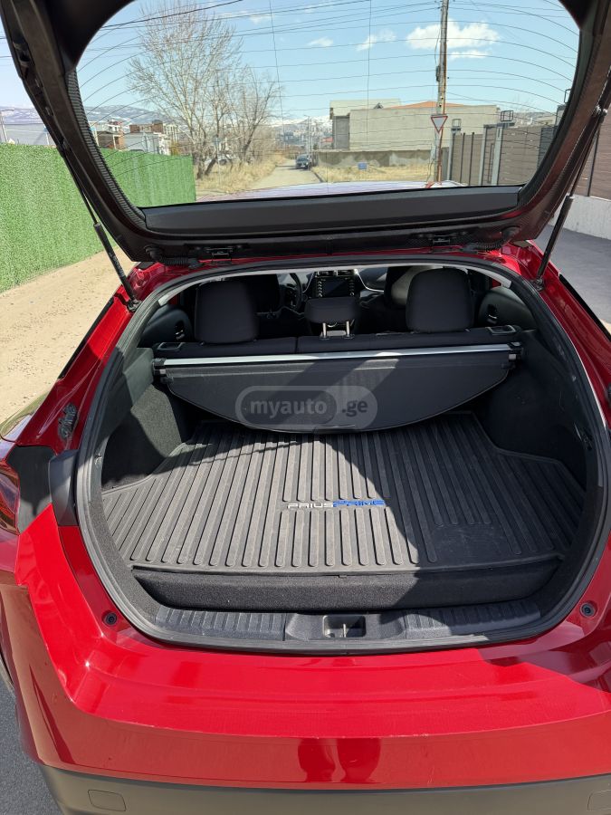 Toyota Prius Prime - фото 14