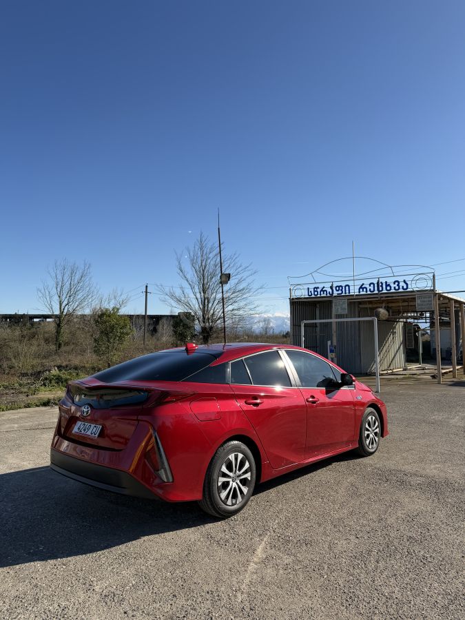 Toyota Prius Prime - фото 8