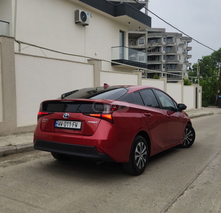 Toyota Prius - фото 2