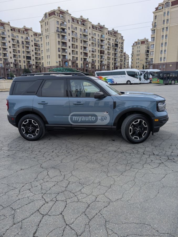 Ford Outer Banks 4dr 4x4 Automatic — миниатюра 1