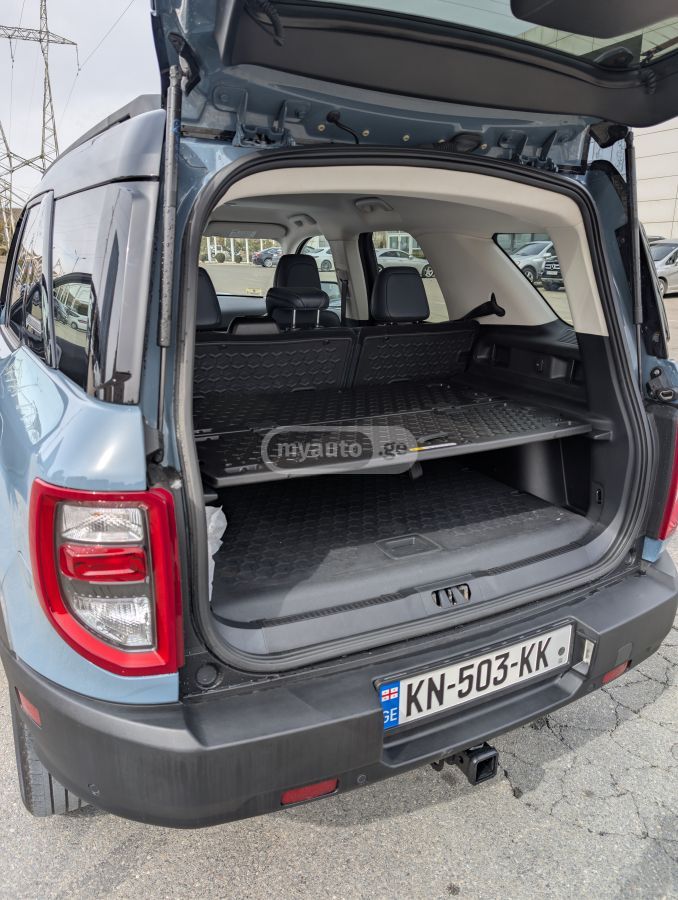 Ford Outer Banks 4dr 4x4 Automatic — миниатюра 12