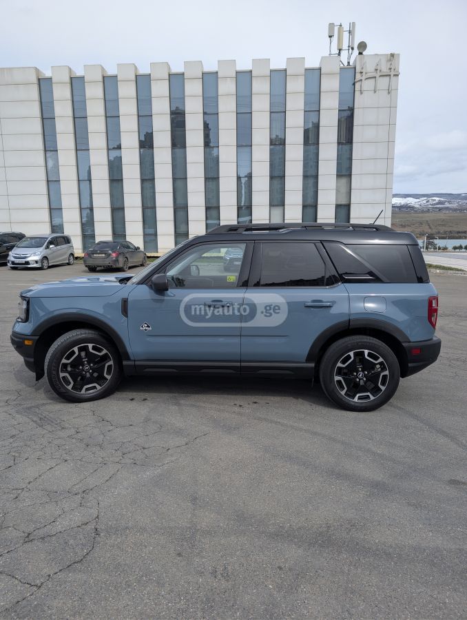 Ford Outer Banks 4dr 4x4 Automatic — миниатюра 13