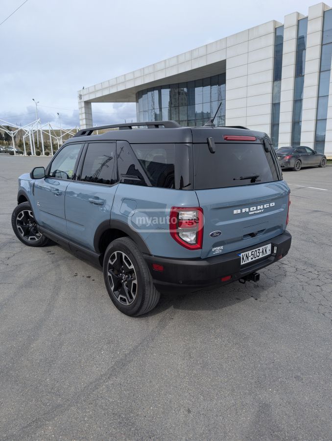 Ford Outer Banks 4dr 4x4 Automatic — миниатюра 6
