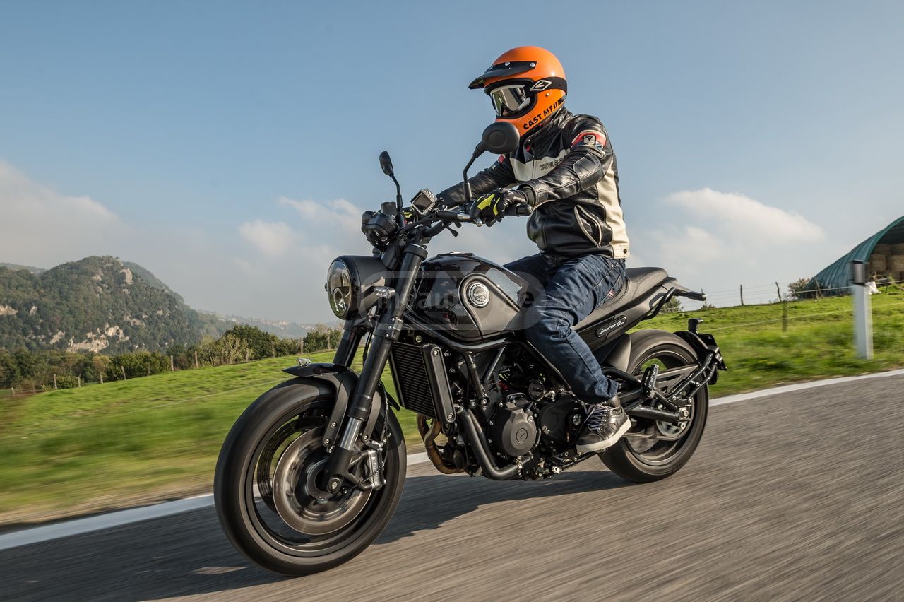 Benelli Leoncino 500 