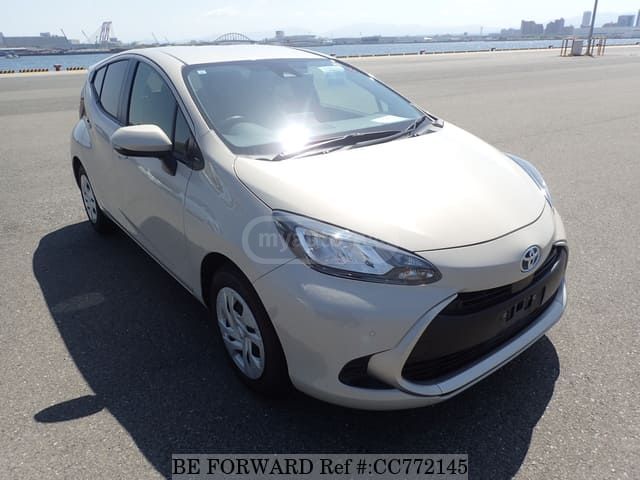 Toyota Aqua - фото 1