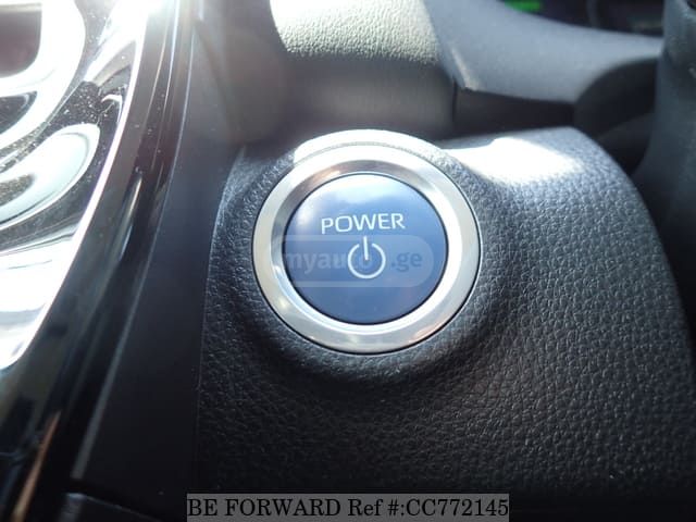 Toyota Aqua - фото 2